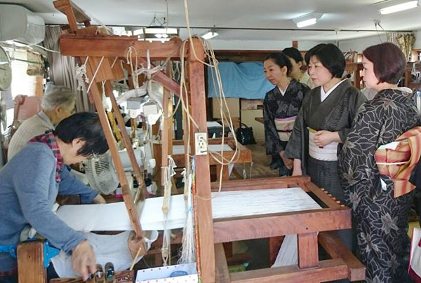 大島紬工場見学風景画像4